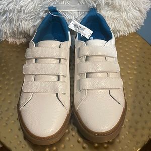 NWT Boys Faux Leather Velcro Shoes